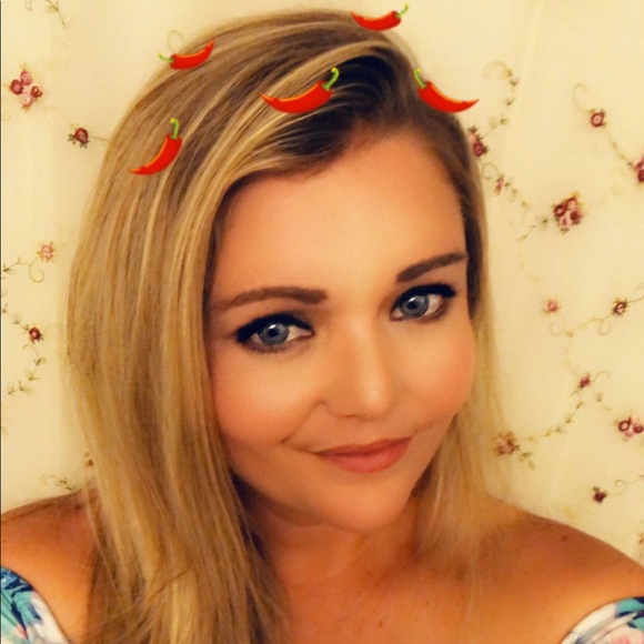 Meet your Posher, Lyndsey - Picture 2 of 2